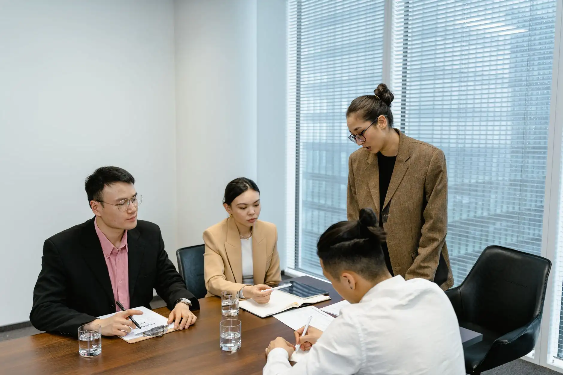 快递袋与纸箱胶带的粘性对比测试:提升包装牢固度的关键技术